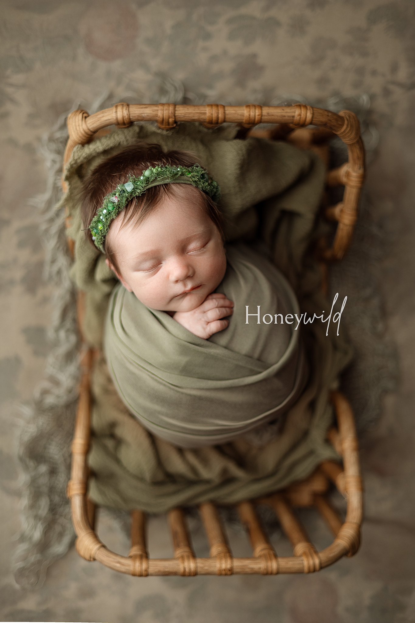 Consistent newborn photography style with neutral tones by a Grand Rapids newborn photographer in January 2026